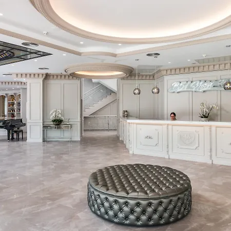 Park Plaza Apartahotel